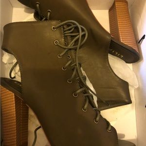 Ladies Lace Booties-8.5